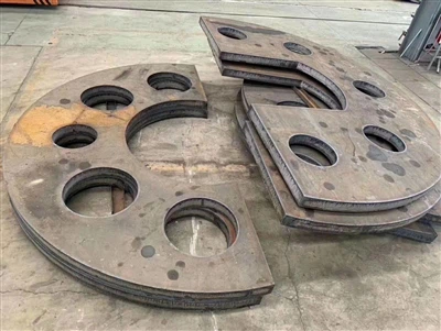 Pelat Baja S355J2 Dipotong Sesuai Gambar Klien
